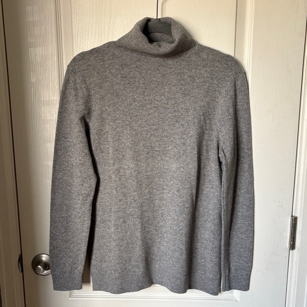 Pendleton Gray 100% Cashmere Ribbed Knit Sweater